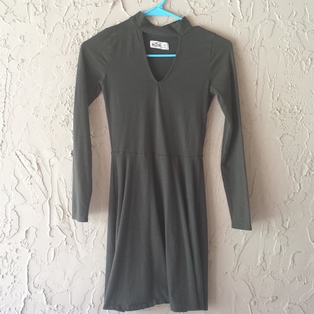 Dark green chic dress!